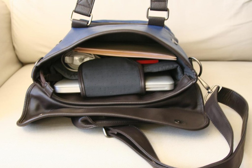 Custom Carry Solutions: Design Your Perfect Laptop Bag