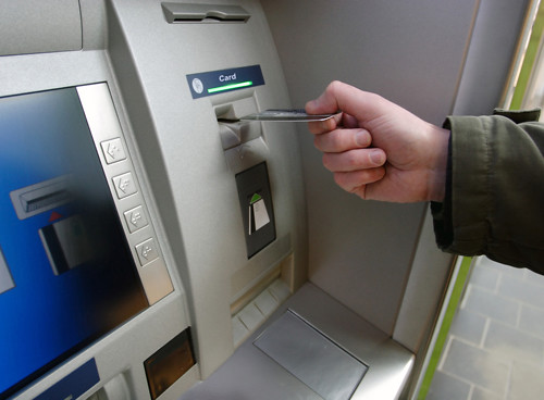 Guide to $10 Bill ATMs: Withdraw Near Me